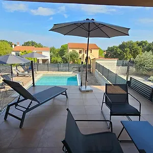  Apartment Bluemare With Shared Pool