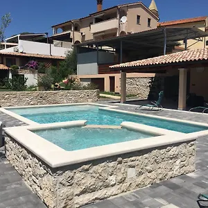  Apartment Ceh